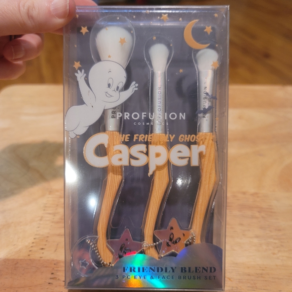 New Profusion x Casper Friendly Blend Eye and Face Brush Set
